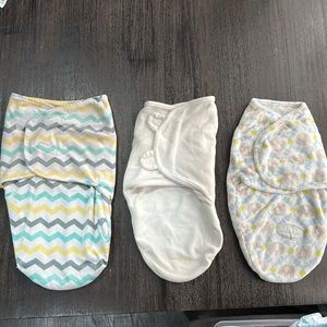 Lot of 3 bundle blankets